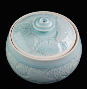 Bernadette Crider April 2015 Porcelain Casserole - Gingko Leaf