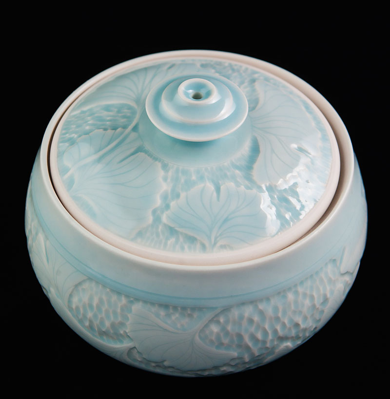 Bernadette Crider April 2015 Porcelain Casserole - Gingko Leaf