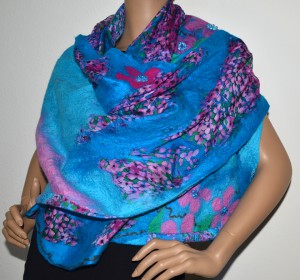 Free-flowing silk wrap