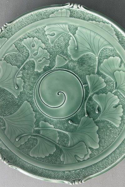 ginko leaf design on bowl